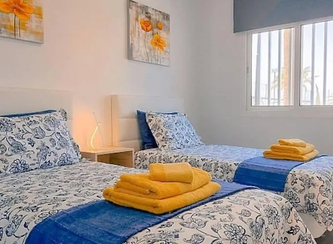 Airconditioned 2bed Poolside * Puerto del Carmen (Lanzarote)