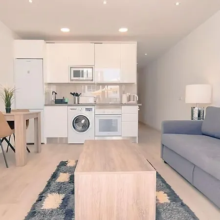 Airconditioned 2bed Poolside