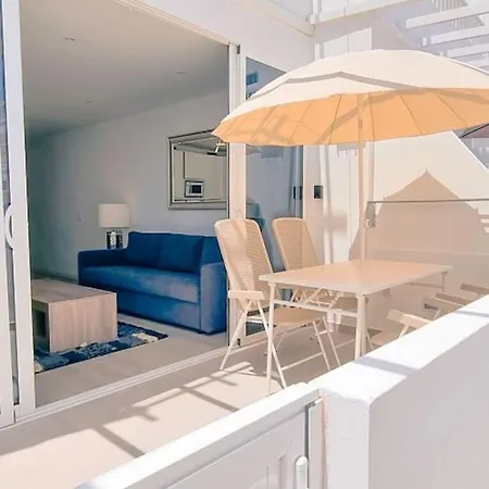 Airconditioned 2bed Poolside Appartement