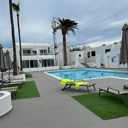 Airconditioned 2bed Poolside بويرتو ذيل كارمين