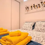 Airconditioned 2bed Poolside Appartement