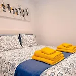 Airconditioned 2bed Poolside Appartement *
