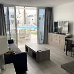 Daire Airconditioned 2bed Poolside Puerto del Carmen (Lanzarote)