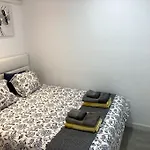 Airconditioned 2bed Poolside Puerto del Carmen (Lanzarote)