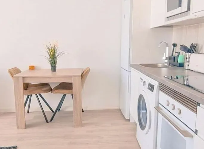 Airconditioned 2bed Poolside Διαμέρισμα