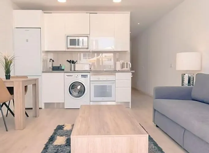 Airconditioned 2bed Poolside